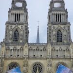 In giro per Orleans la regina della valle della Loira: la Cattedrale Croix, La casa natale di Giovanna D'Arco, una visita per la città vecchia. 