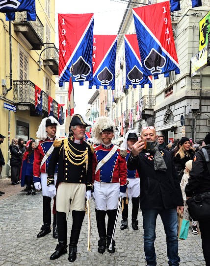 La bellezza di Ivrea con il Carnevale e la battaglia delle arance